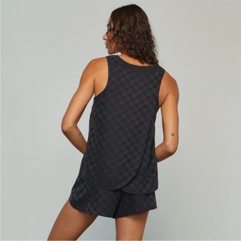Lunya Washable Silk Short Set In Black Jacquard Small NWOT - Picture 2 of 4